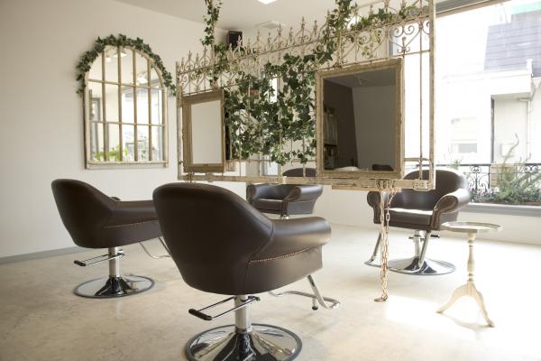 No.di011 : Hair Salon - フランス、ヨーロッパのアンティーク&ヴィテージ家具 Found