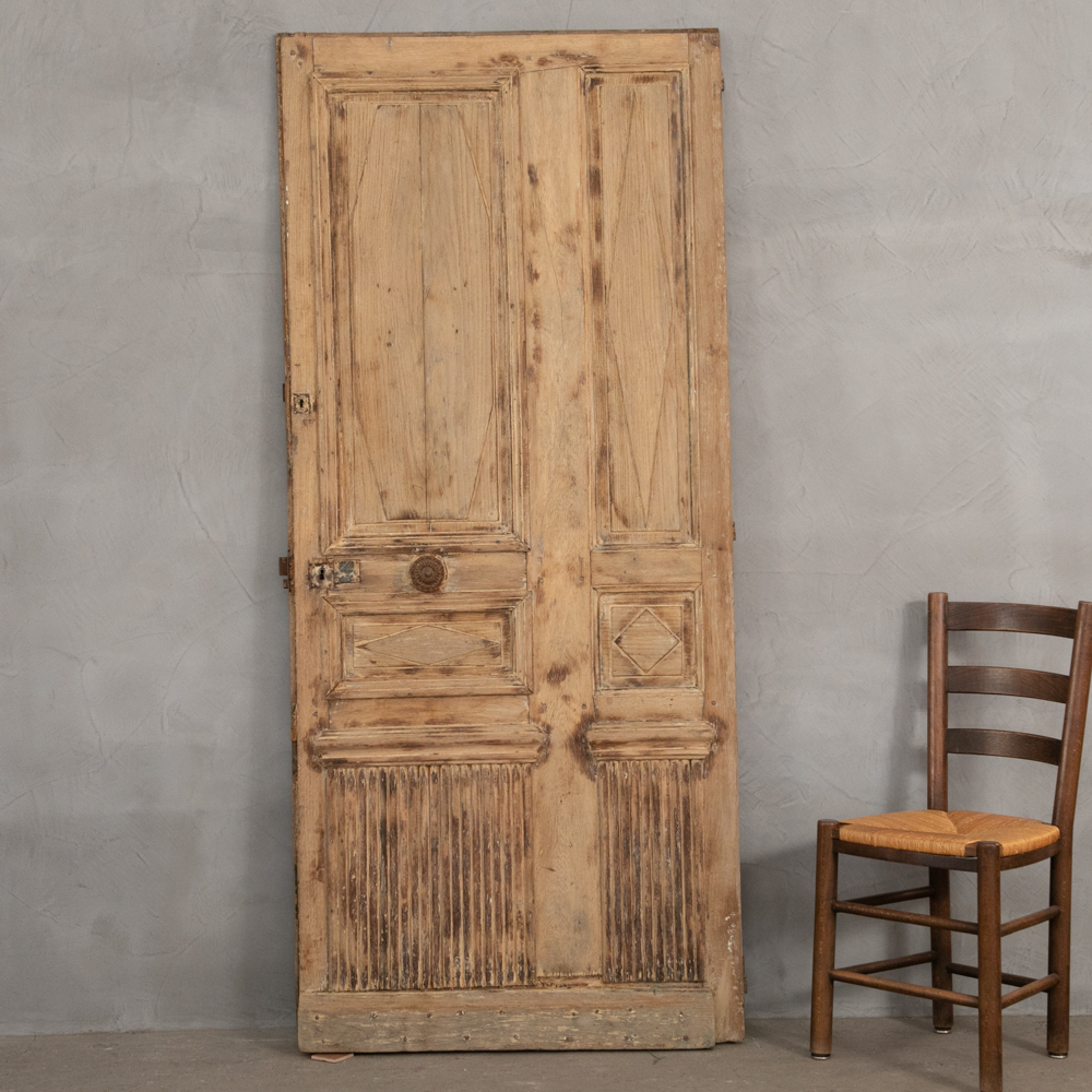 店舗のリノベーションに最適。フランスのアンティークドア