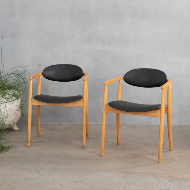 Chairs フランス、ヨーロッパのアンティーク&ヴィテージ家具 Found