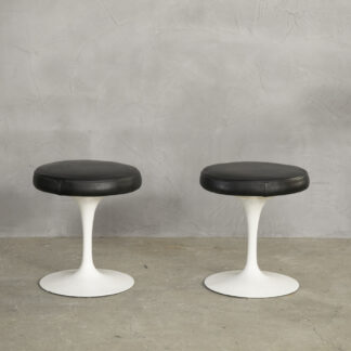 Knoll (ノル）チューリップスツール